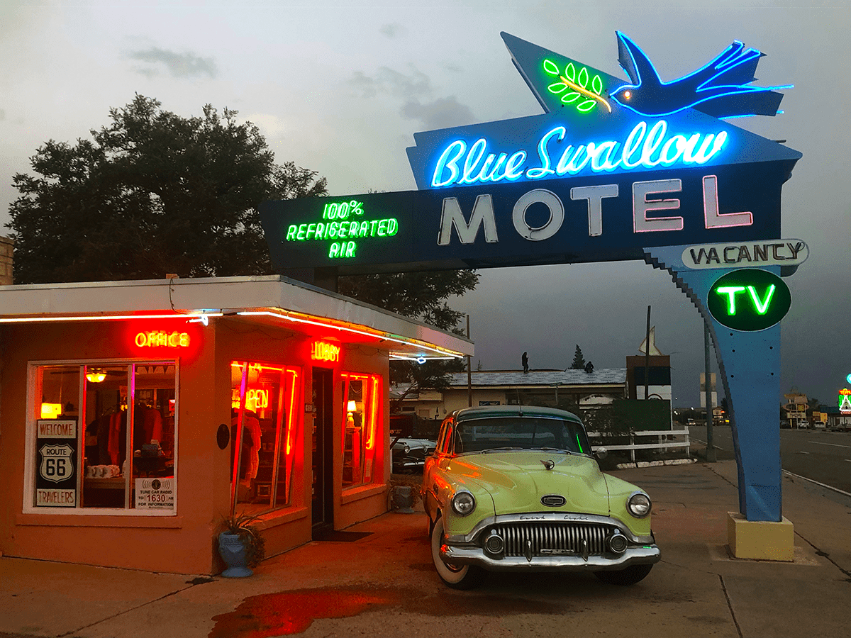 BlueSwallowMotel